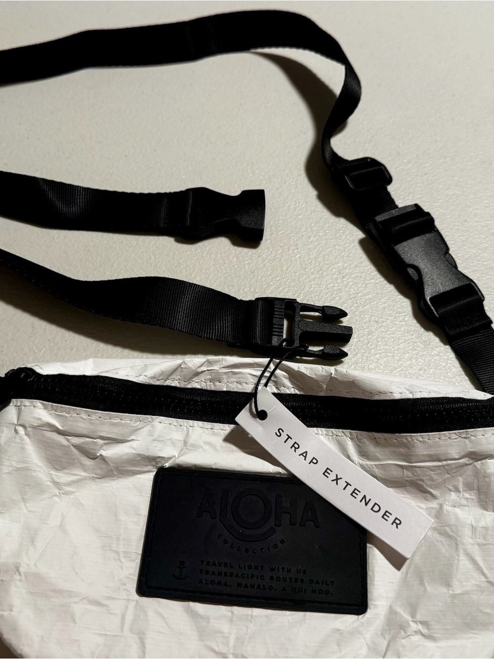 ALOHA Collection White and Black Lightweight Crossbody Pouch